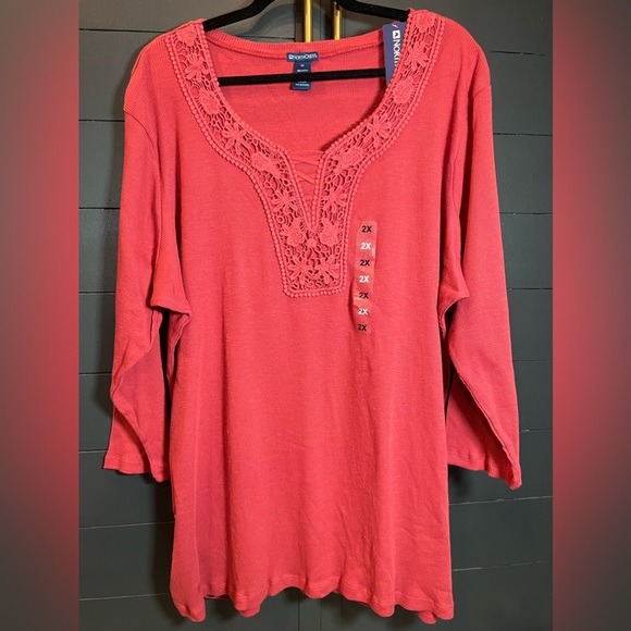 NWT NorthCrest womens top with embellishment Size 2X - Picture 1 of 6